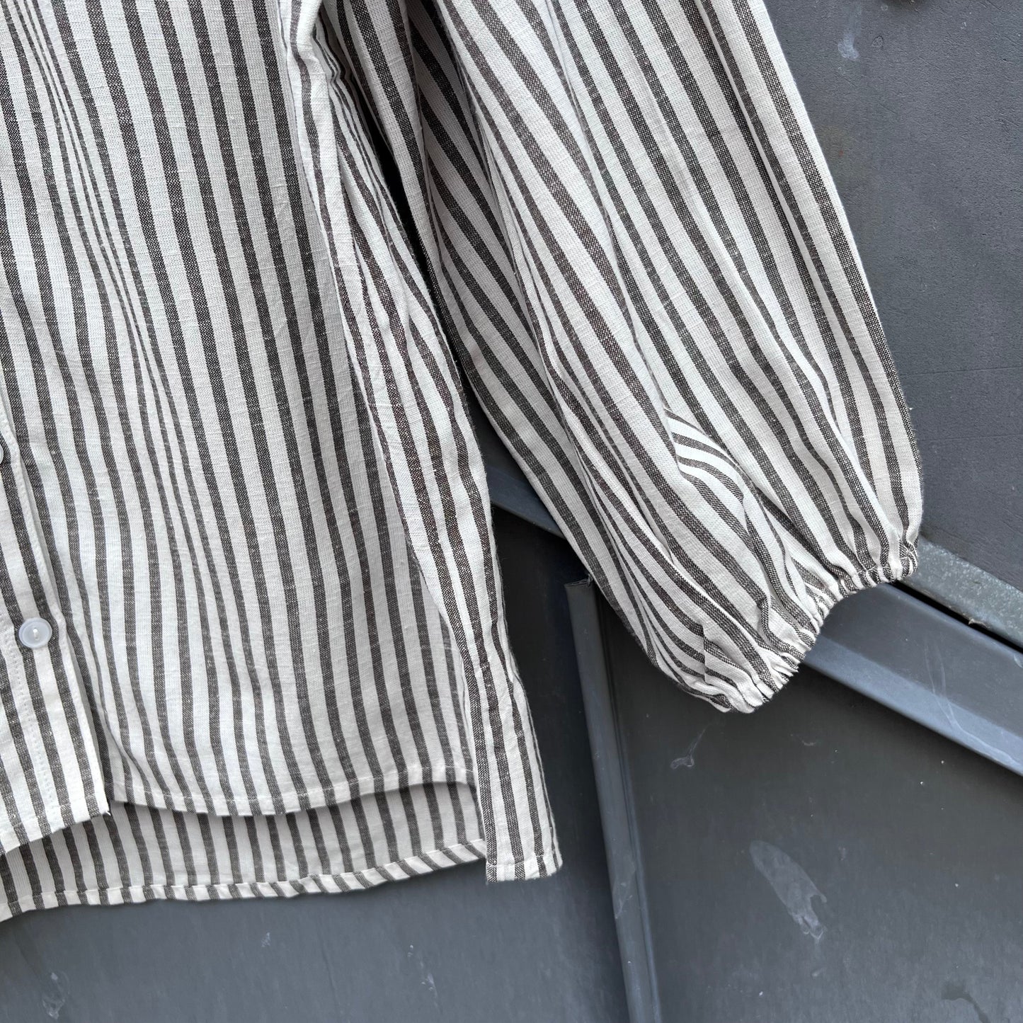 MBYM - SKJORTE - DAYANA SOLSTICE - OLIVE STRIPE