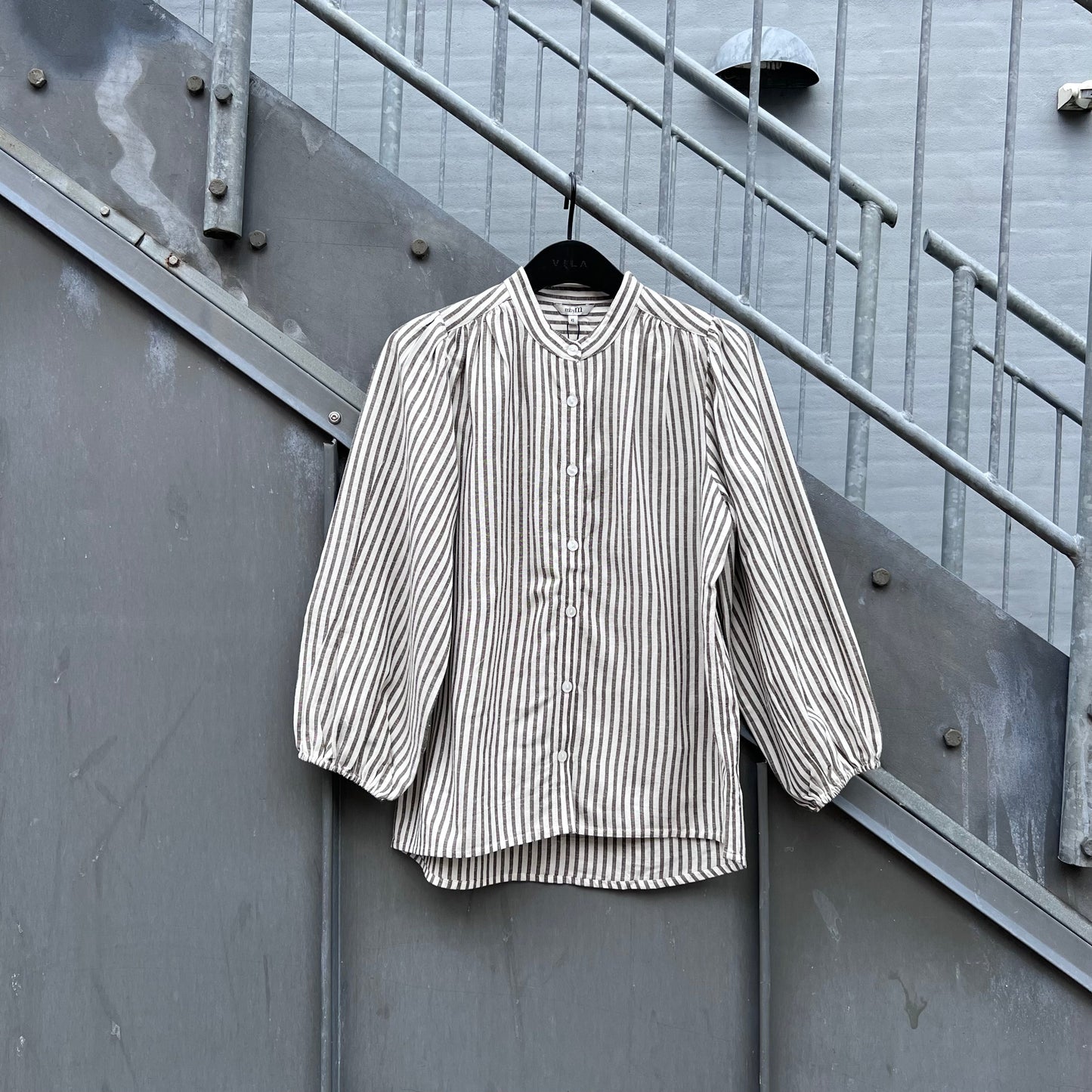 MBYM - SKJORTE - DAYANA SOLSTICE - OLIVE STRIPE