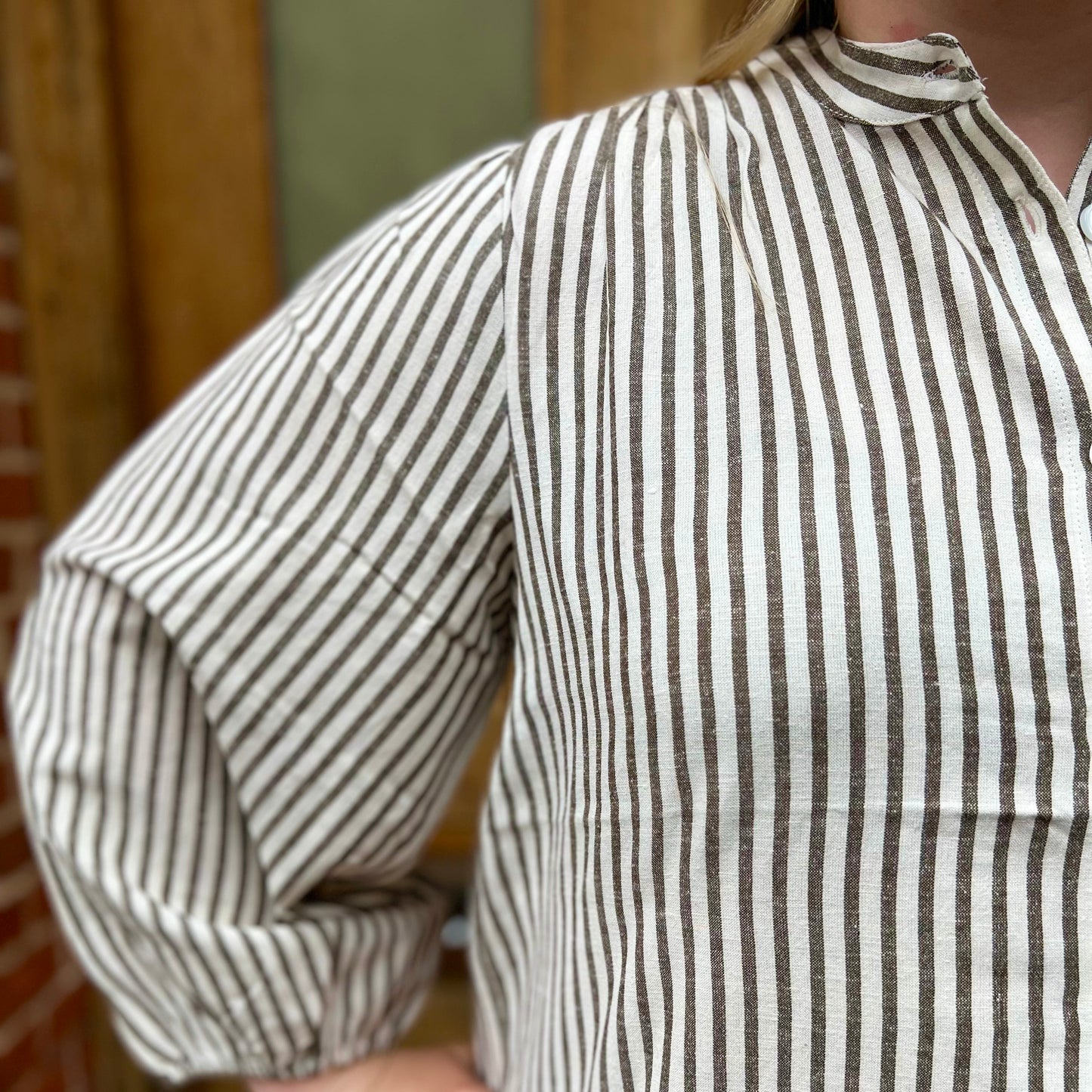 MBYM - SKJORTE - DAYANA SOLSTICE - OLIVE STRIPE