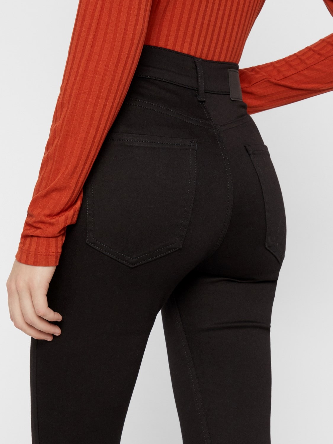 pieces-nora-ankle-jeans.jpg